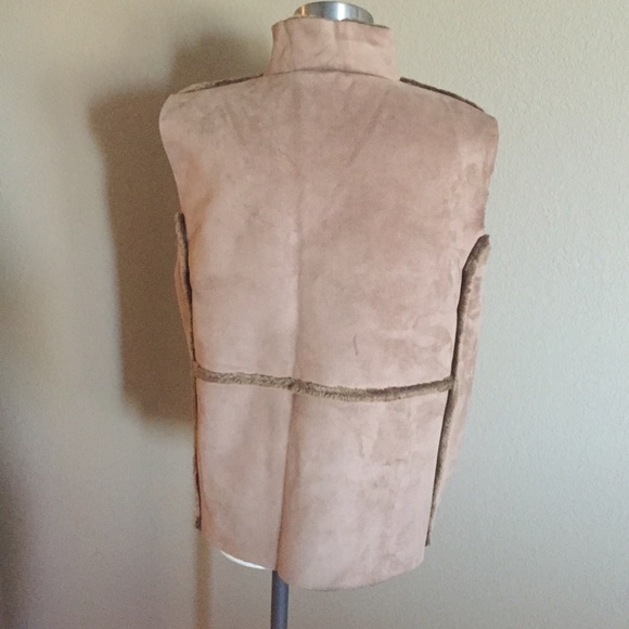 VINTAGE Andrea Jovine Faux Shearling Vest - Size Large - Picture 2 of 9
